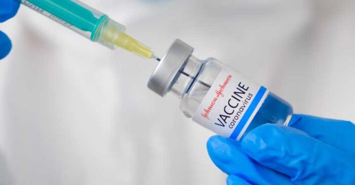 La OMS recomienda usar la vacuna de Johnson & Johnson en países donde circulan las variantes del Covid-19