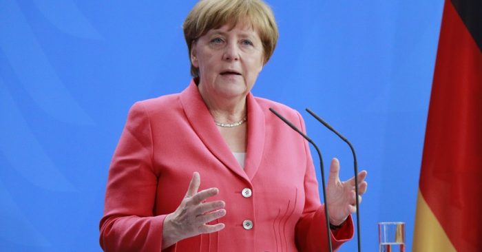 Angela Merkel dio el ejemplo y recibió la primera dosis de la vacuna AstraZeneca