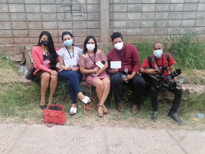 Periodistas hondureños se vacunan