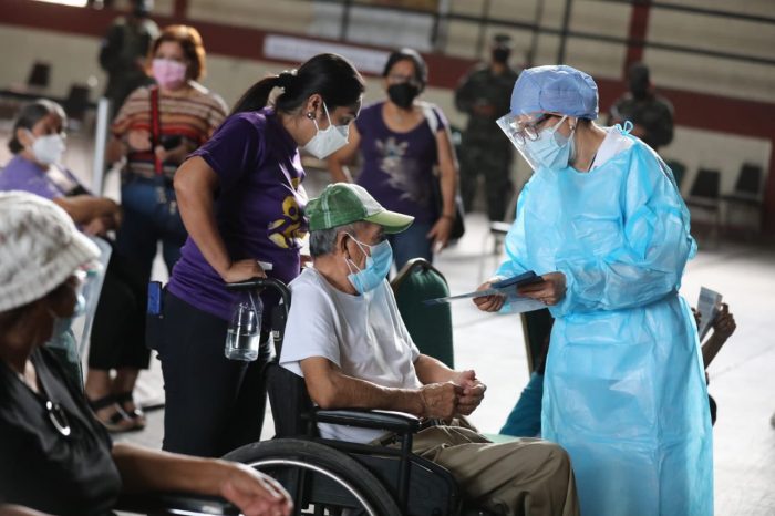 En forma ordenada se continúa vacunando Honduras