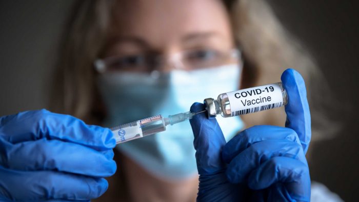 OMS advierte que las vacunas no son toda la solución a la pandemia