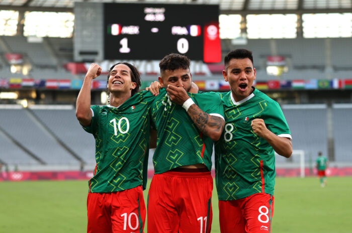 México gana 4 a 1 a Francia en primera ronda del grupo A