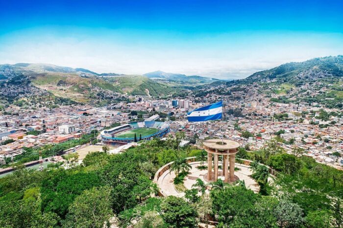 Tegucigalpa, capital de Honduras celebra su 443 aniversario