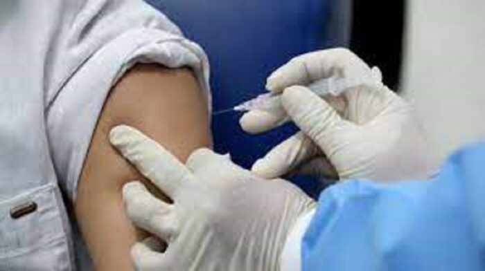 Siguen las muertes por covid-19 en personas inmunizadas con sus dos dosis