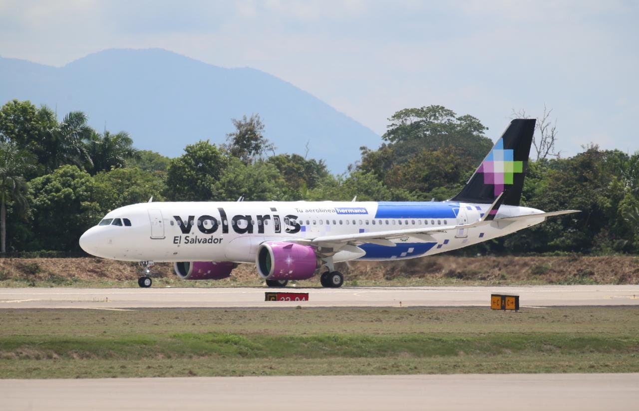La compañía mexicana Volaris hizo historia al realizar el primer vuelo barato desde El Salvador a SPS