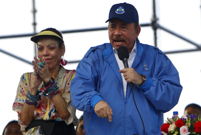 Daniel Ortega lidera escrutinio de cuestionados comicios