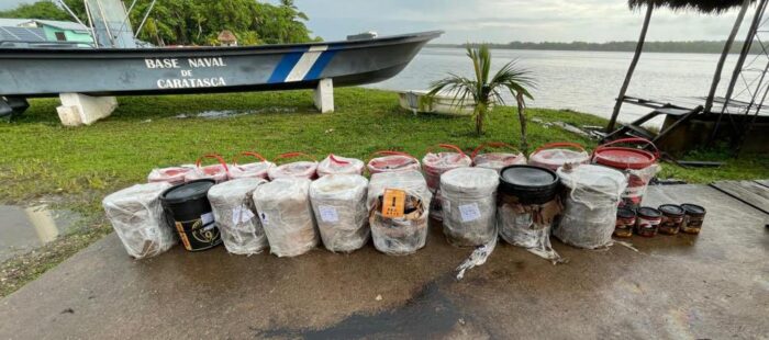 ATIC detiene a tres colombianos en embarcación que supuestamente traía droga de Sudamérica