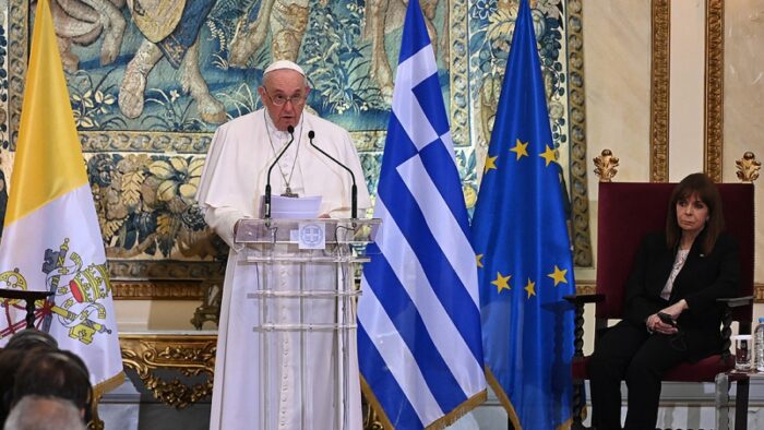 El papa Francisco advirtió sobre “un retroceso de la democracia” en el mundo