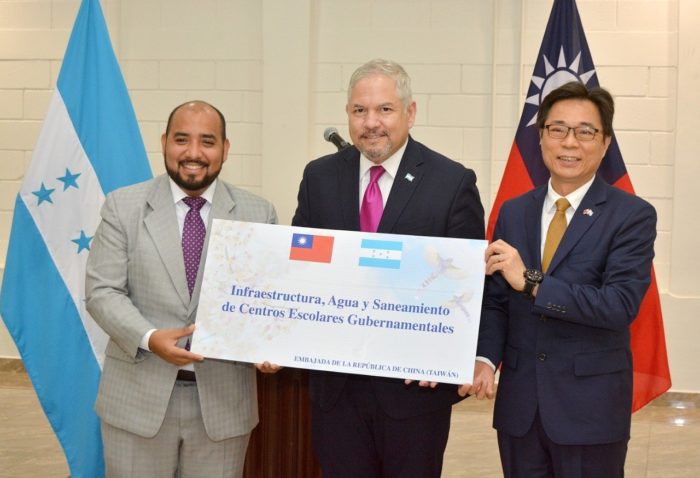 Honduras recibe donación de China (Taiwán) para mejorar infraestructura de centros escolares