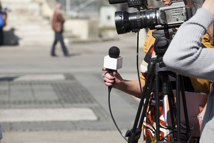 Crímenes impunes y desplazamiento convierten el periodismo en una “profesión de alto riesgo”