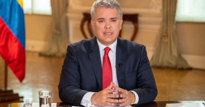 Tribunal ordena arresto domiciliario de presidente de Colombia, Iván Duque