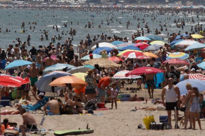 Ola de calor dispara los termómetros en España hasta los 44 grados