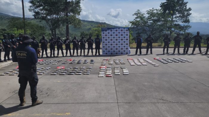 Coordinan incautación de 212 kilos de supuesta cocaína en Colón
