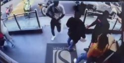 Hombre mata a un ladrón durante un intento de robo (VIDEO)