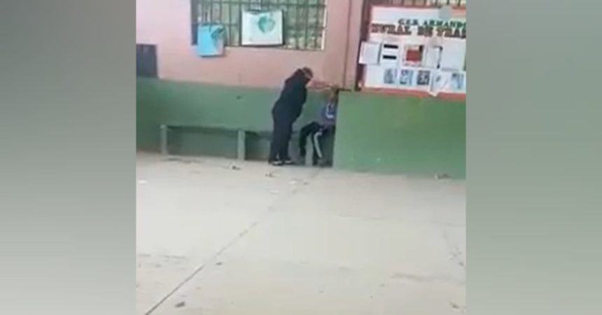 Maestra hondureña maltrata salvajemente a su alumno en Choloma