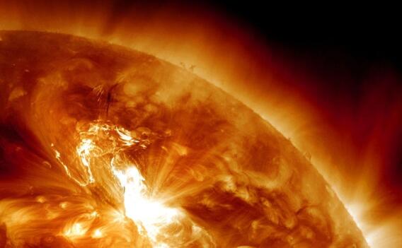 Una tormenta solar procedente de un agujero en la atmósfera del Sol golpeará la Tierra este miércoles