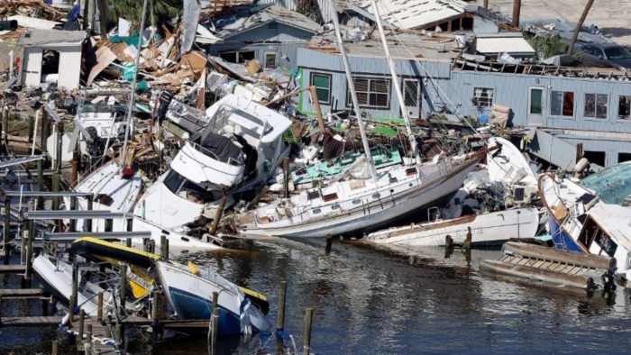 El huracán Ian golpea Carolina del Sur tras sembrar destrucción en Florida