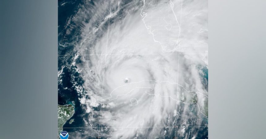 El huracán Ian sale al Golfo de México tras cruzar el occidente de Cuba