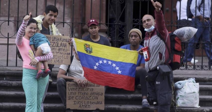 Piden a migrantes venezolanos tomar nota de las recomendaciones hechas por EEUU