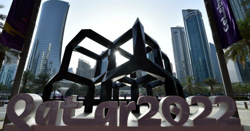 Qatar obligará a instalar dos aplicaciones espía en el móvil de todos los que viajen al Mundial