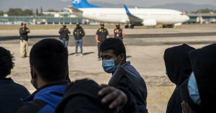 México y EEUU deportaron a más de 196.300 centroamericanos en 2022