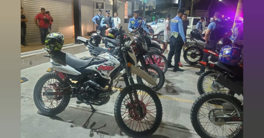 Decomisan 19 motocicletas por realizar competencias clandestinas en La Ceiba