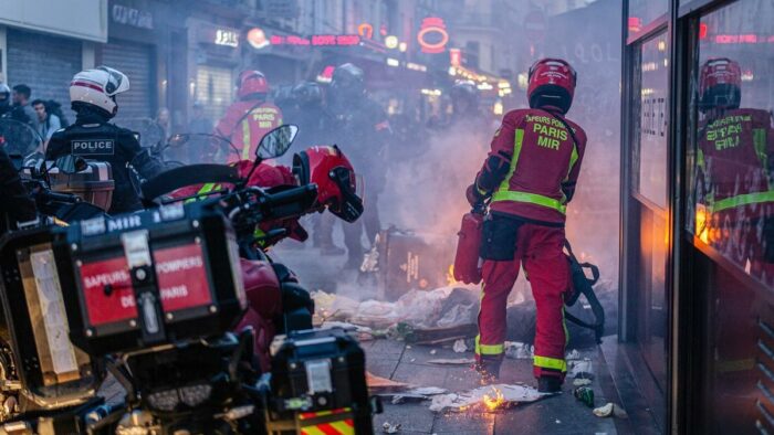 Al menos 157 detenidos en Francia en sexta noche de disturbios